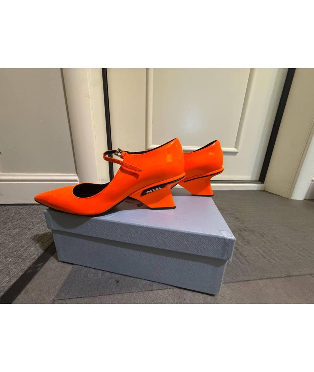 PRADA Оранжевые туфли из лакированной кожи, фото 6