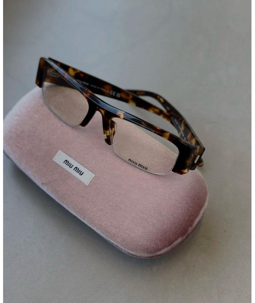 MIU MIU Коричневые пластиковые солнцезащитные очки, фото 2
