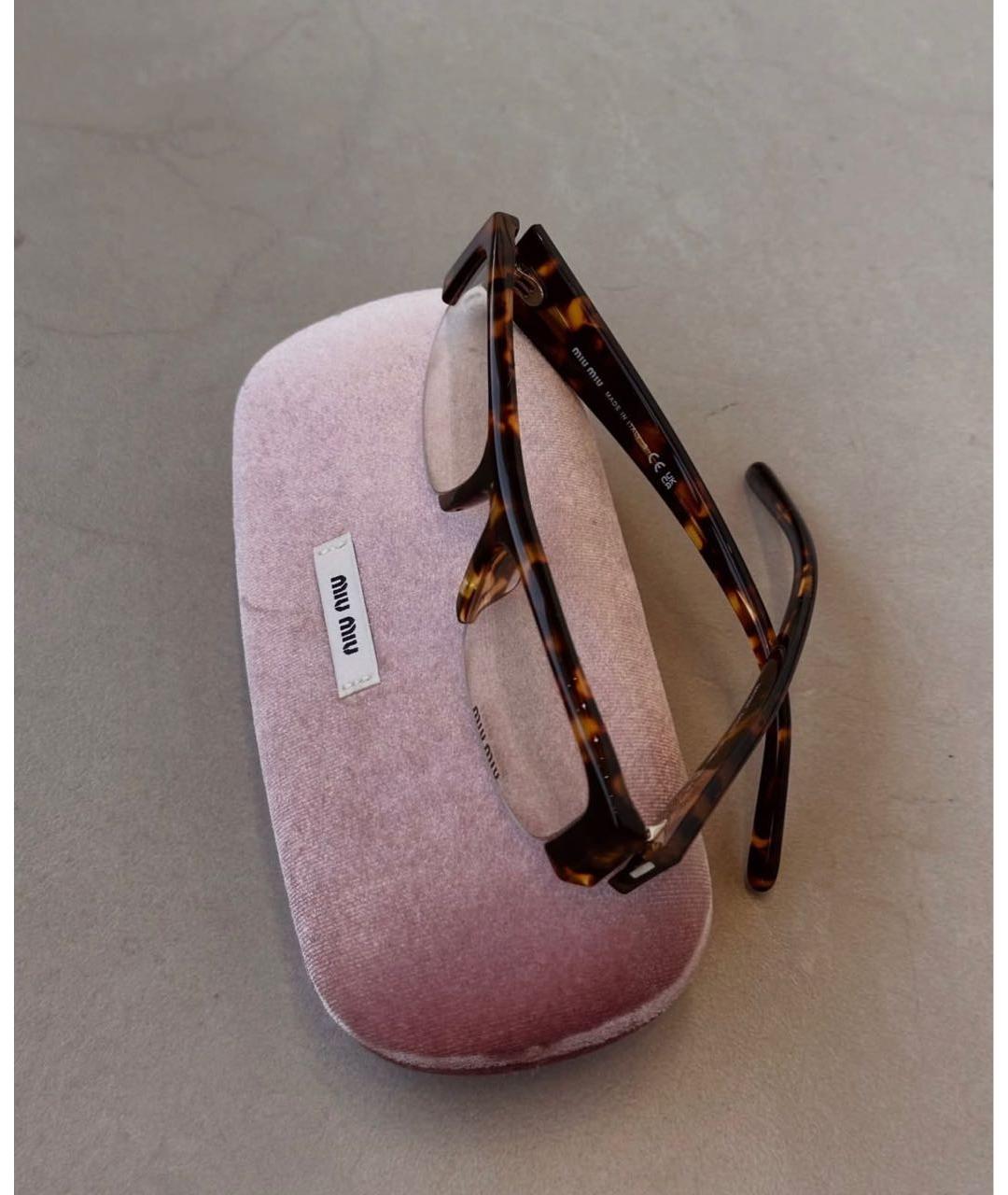 MIU MIU Коричневые пластиковые солнцезащитные очки, фото 4