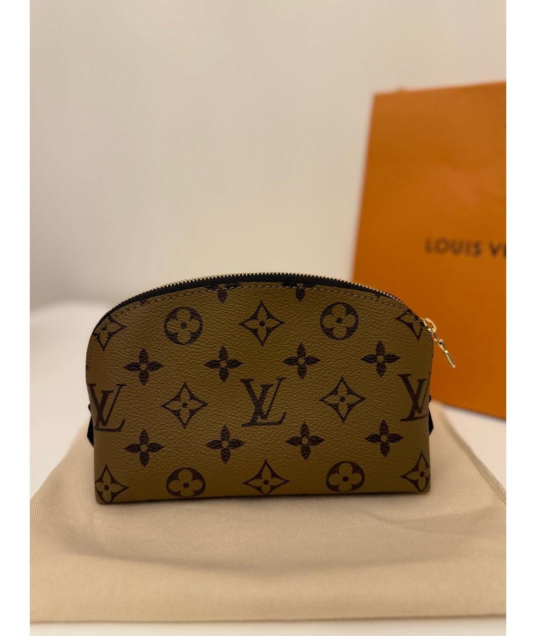 LOUIS VUITTON Коричневая кожаная косметичка, фото 5
