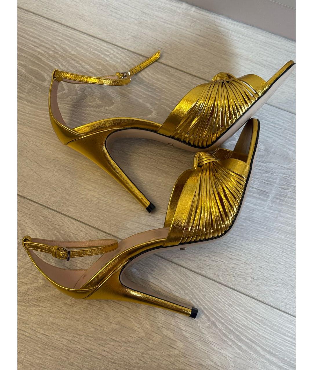 GUCCI Золотые кожаные босоножки, фото 5
