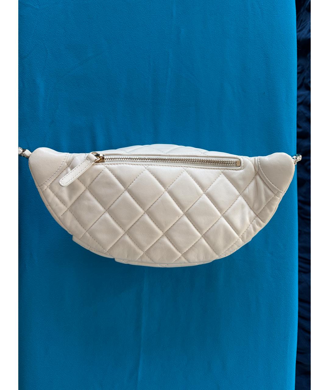 CHANEL Белая кожаная поясная сумка, фото 3