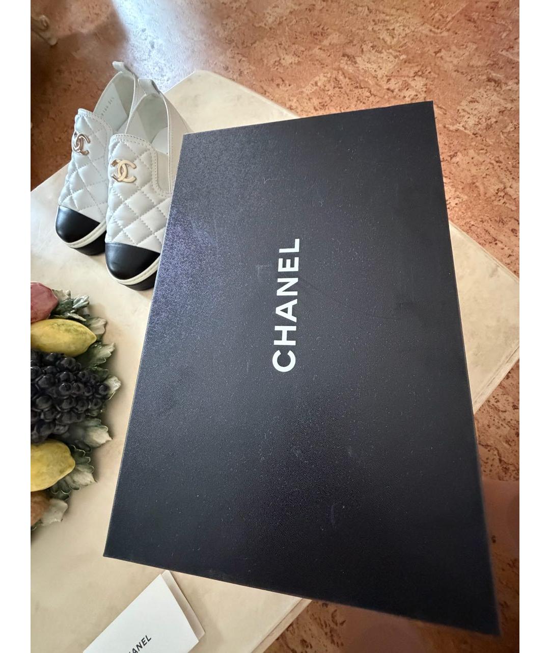 CHANEL Белые кожаные лоферы, фото 5