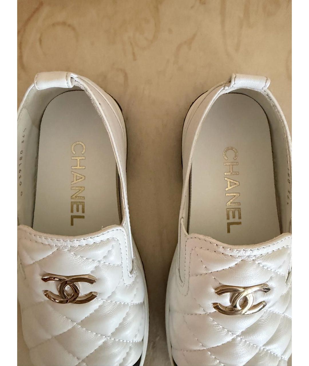CHANEL Белые кожаные лоферы, фото 3