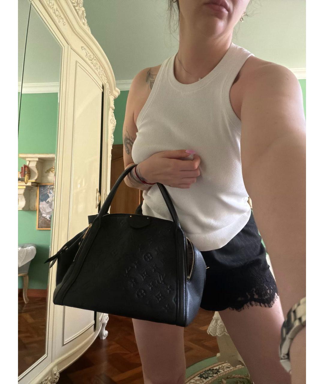 LOUIS VUITTON Черная кожаная сумка с короткими ручками, фото 8