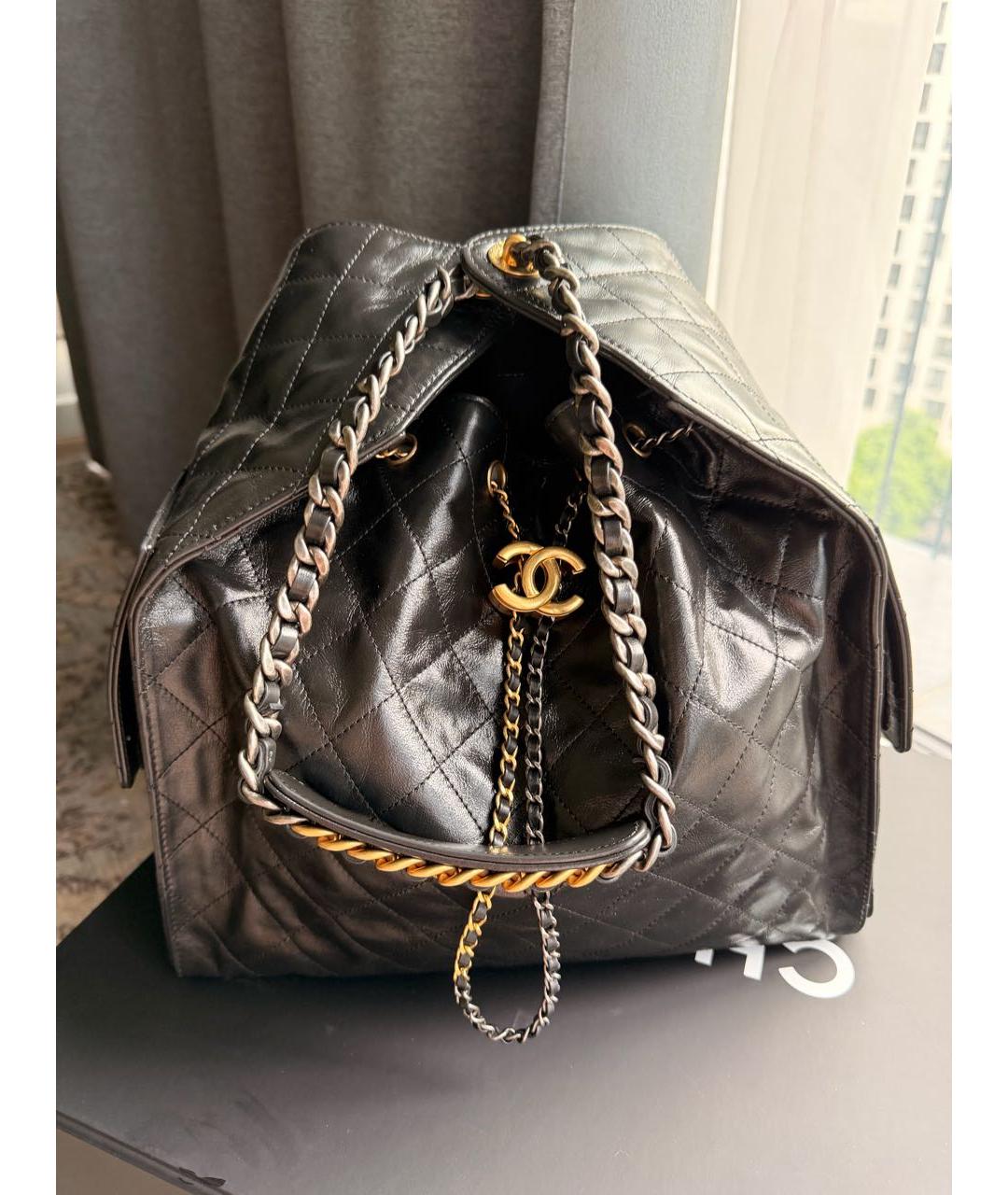 CHANEL Черная кожаная сумка с короткими ручками, фото 9