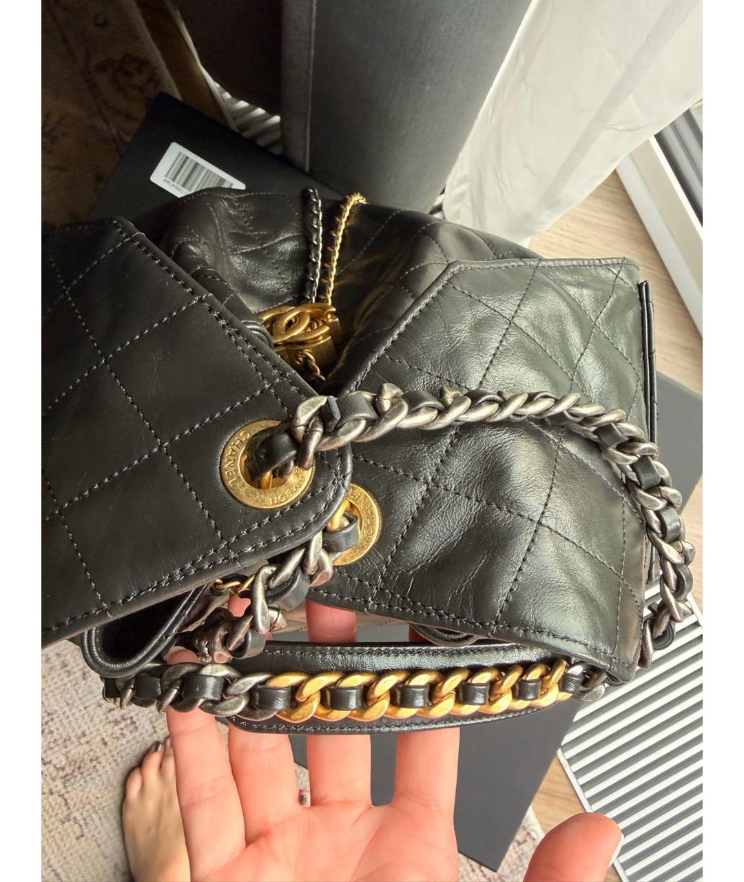 CHANEL Черная кожаная сумка с короткими ручками, фото 5