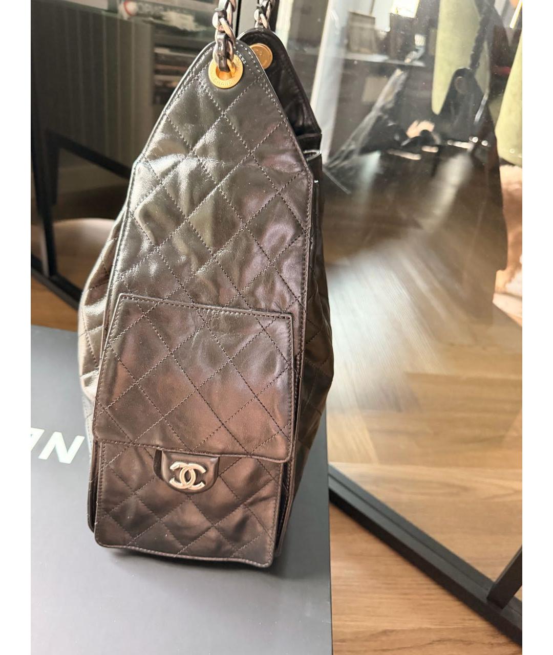 CHANEL Черная кожаная сумка с короткими ручками, фото 8