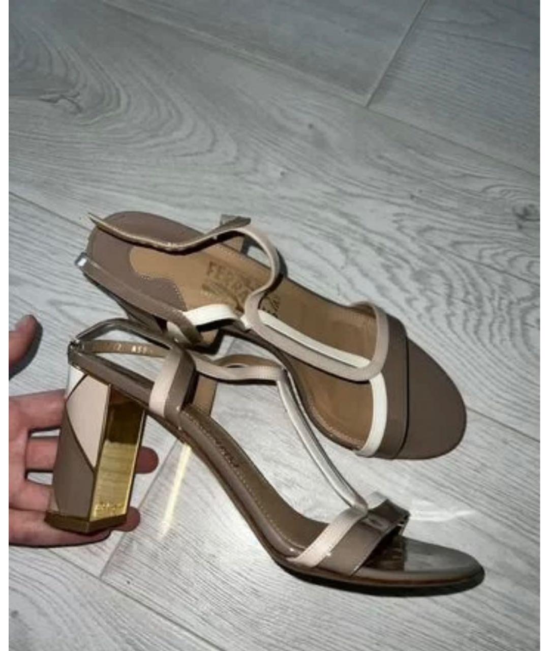 FERRAGAMO Бежевые кожаные босоножки, фото 8