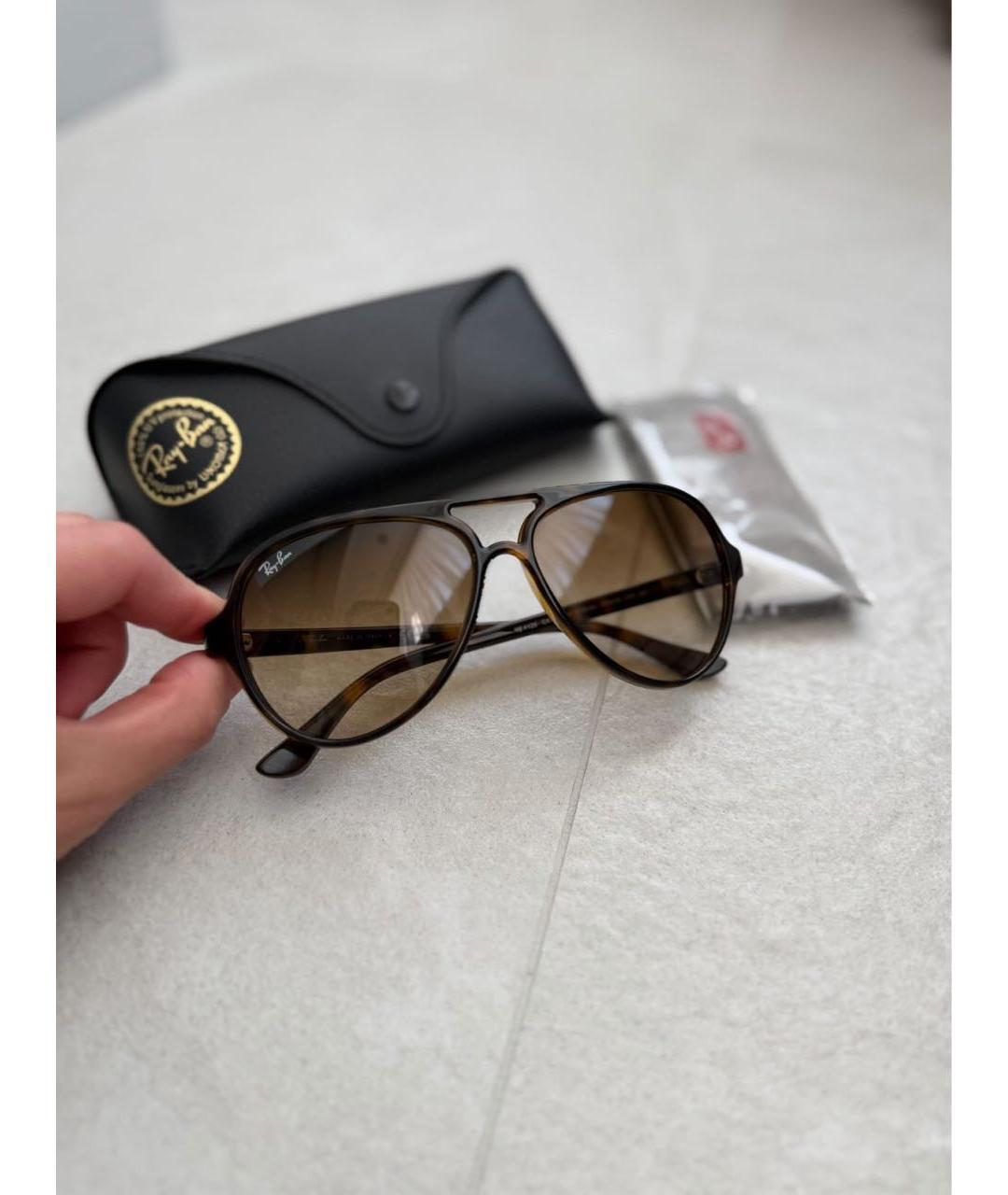 RAY BAN Коричневые пластиковые солнцезащитные очки, фото 6