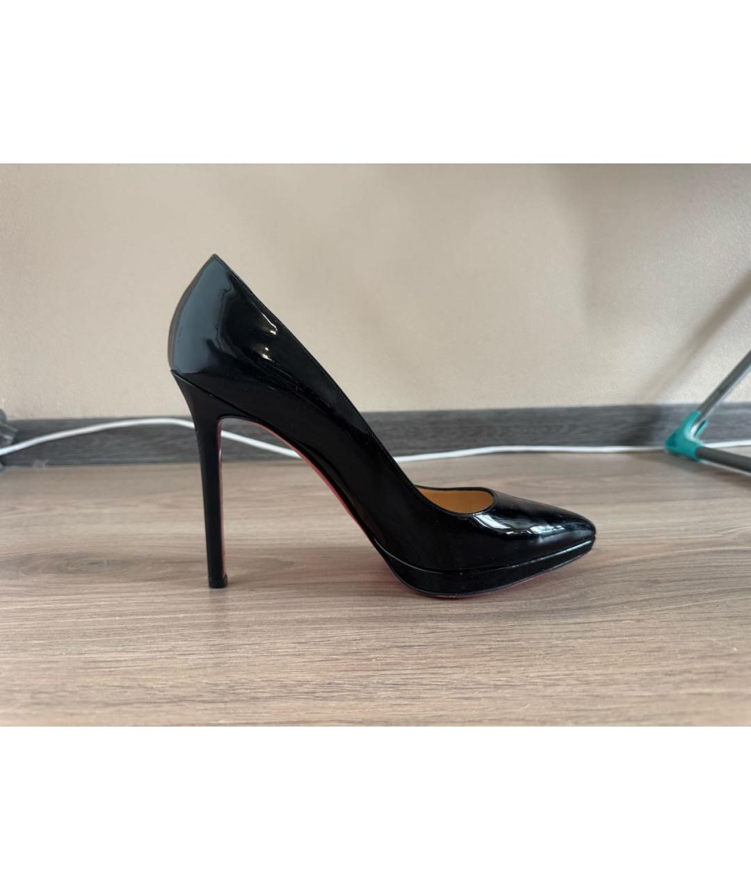CHRISTIAN LOUBOUTIN Черные туфли из лакированной кожи, фото 7