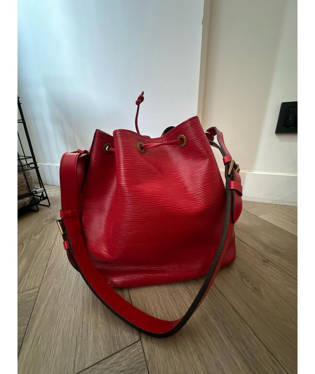 LOUIS VUITTON Красная сумка с короткими ручками, фото 3