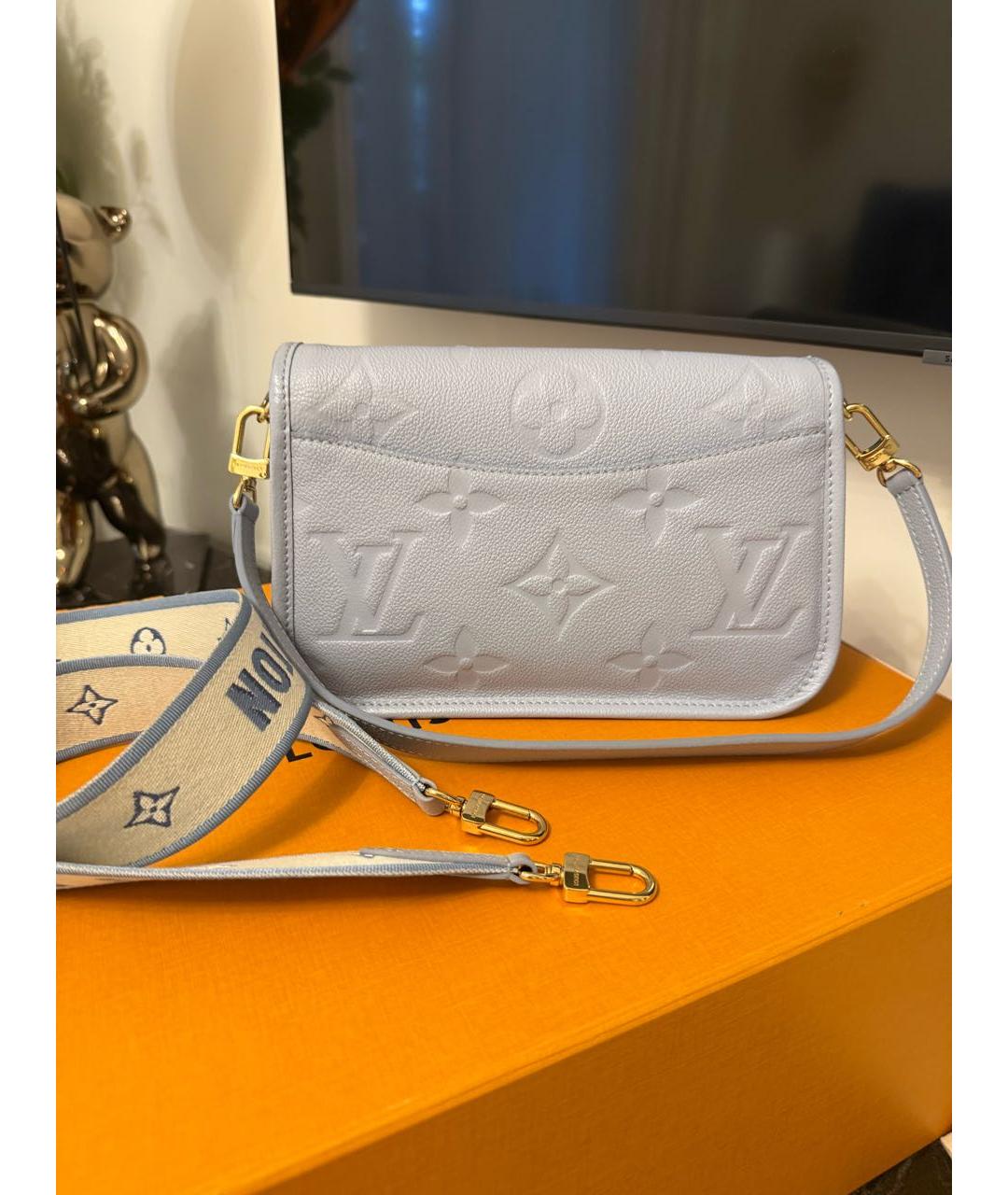 LOUIS VUITTON Голубая кожаная сумка через плечо, фото 3