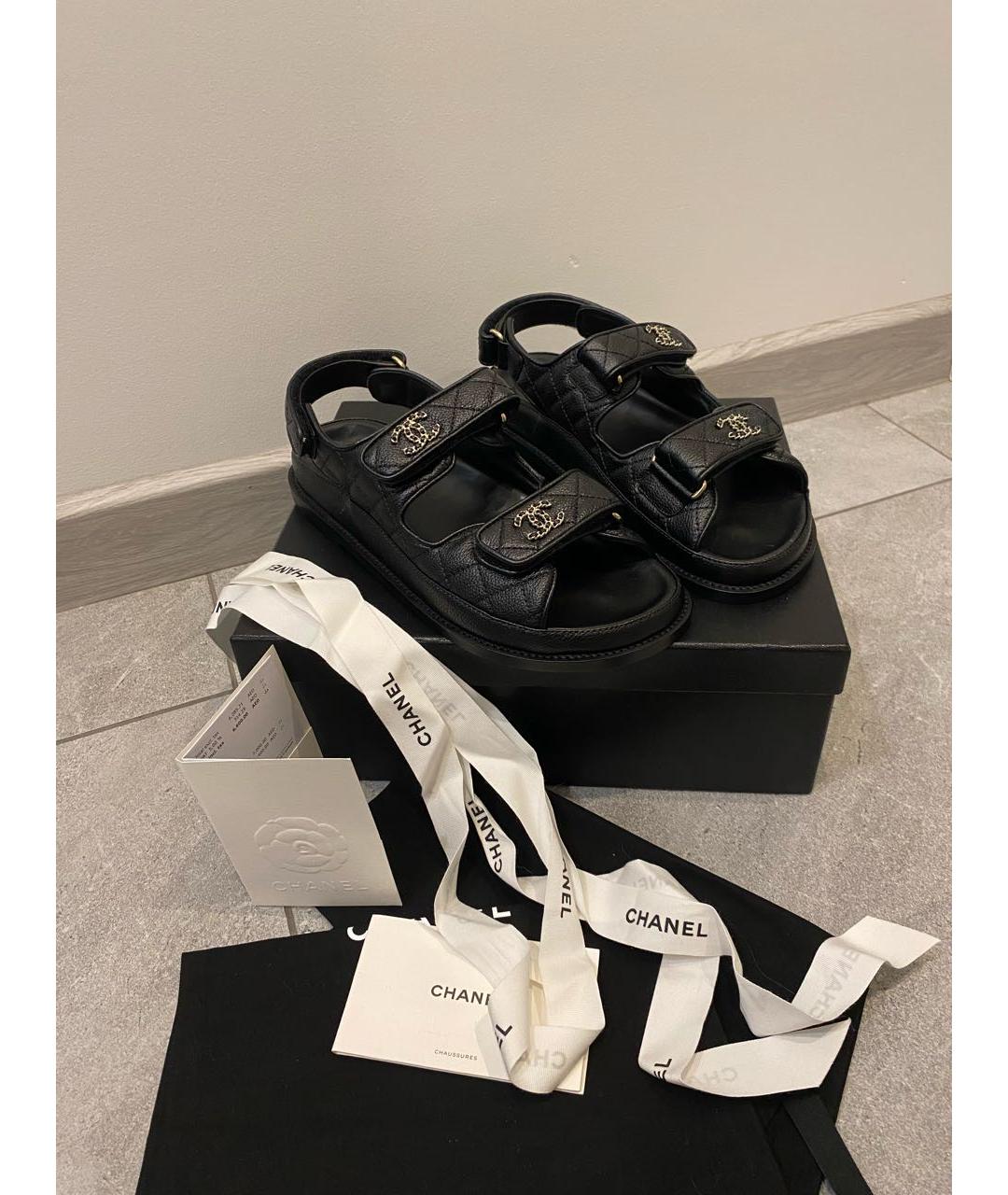 CHANEL Черные кожаные сандалии, фото 2