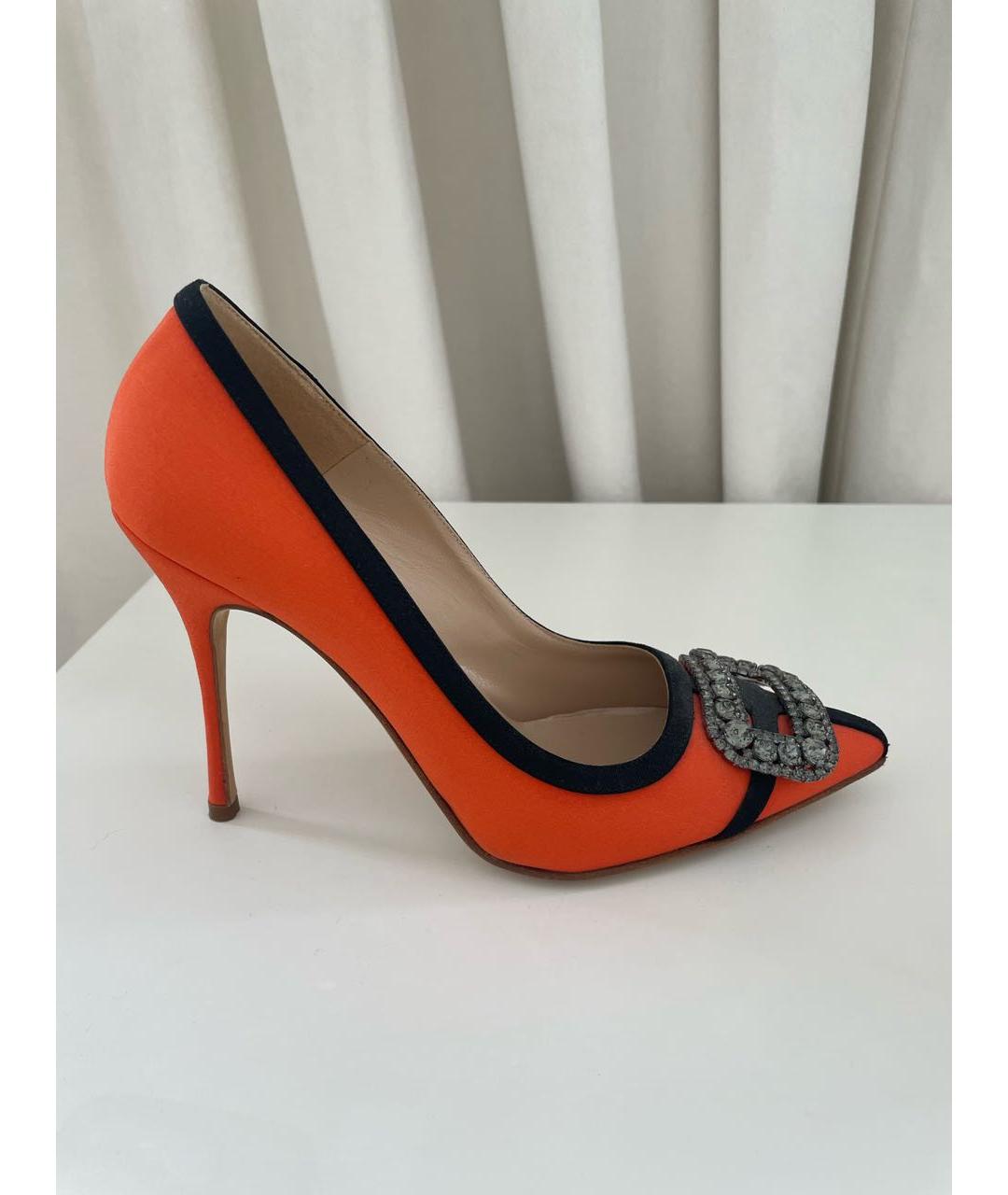 MANOLO BLAHNIK Оранжевые текстильные туфли, фото 7