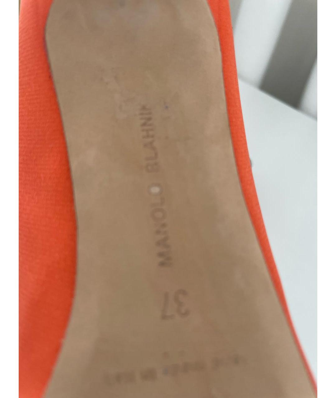 MANOLO BLAHNIK Оранжевые текстильные туфли, фото 6