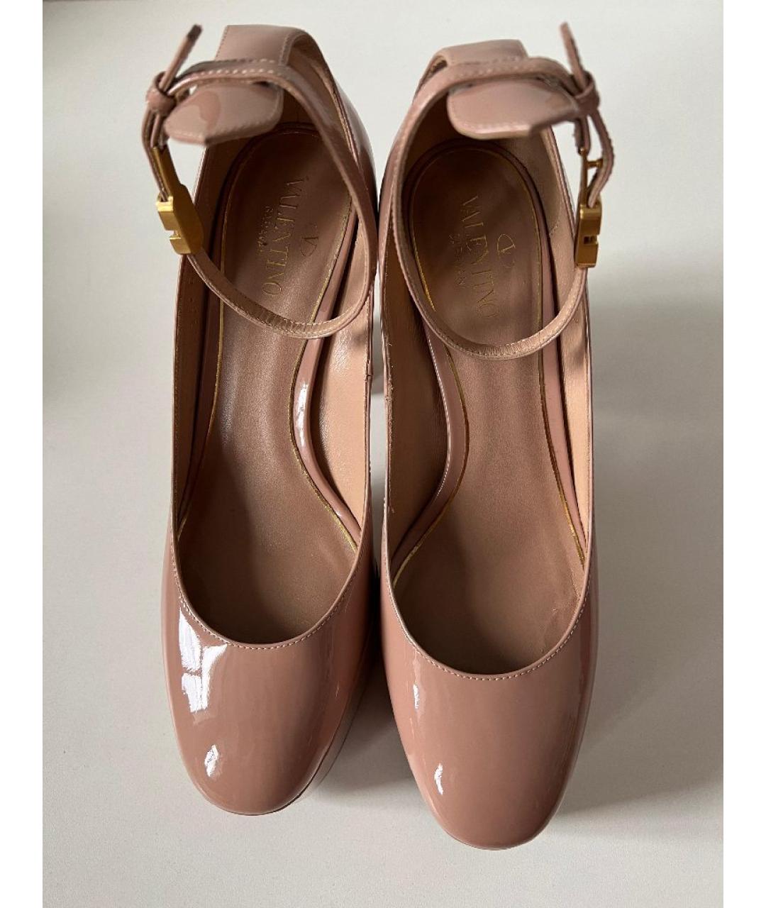 VALENTINO Бежевые туфли из лакированной кожи, фото 2