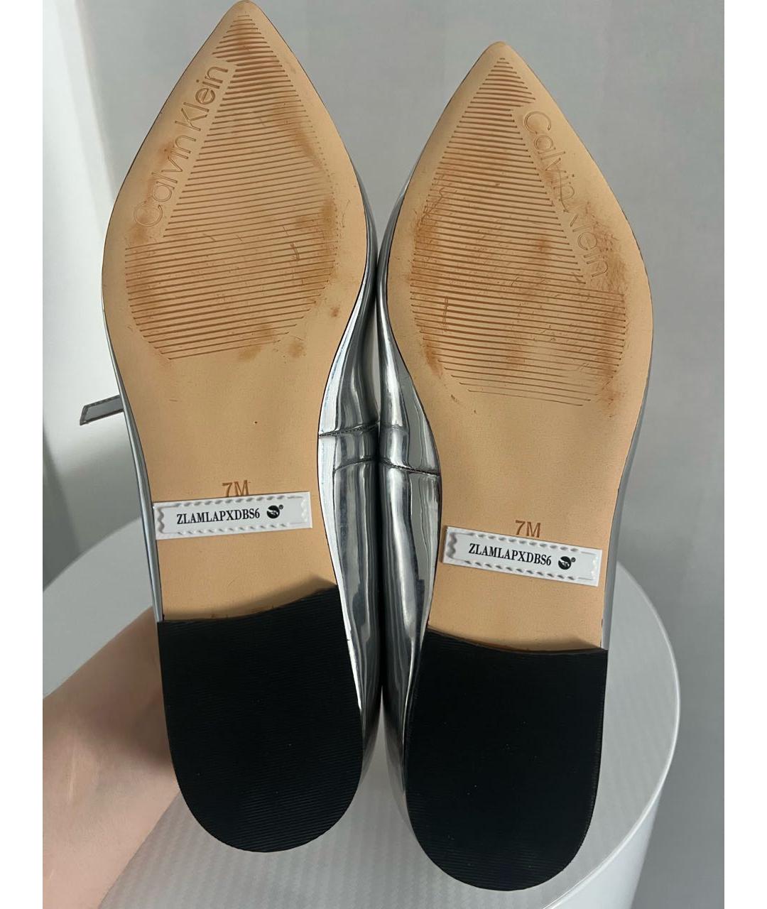 CALVIN KLEIN Серебряные балетки из лакированной кожи, фото 5