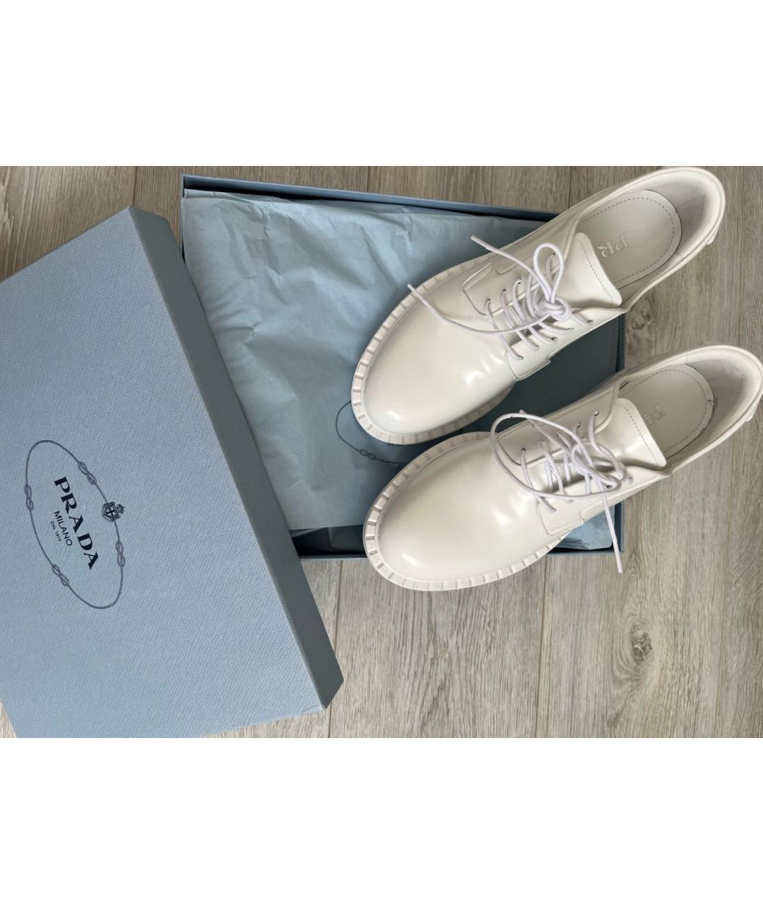 PRADA Белые кожаные лоферы, фото 2