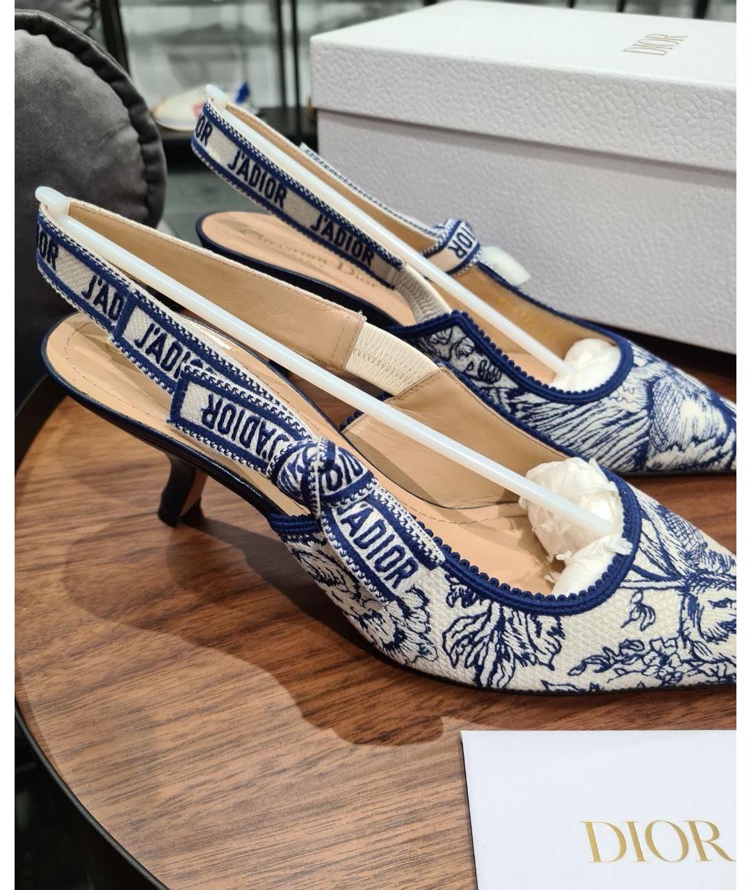 CHRISTIAN DIOR Белые кожаные лодочки на низком каблуке, фото 3
