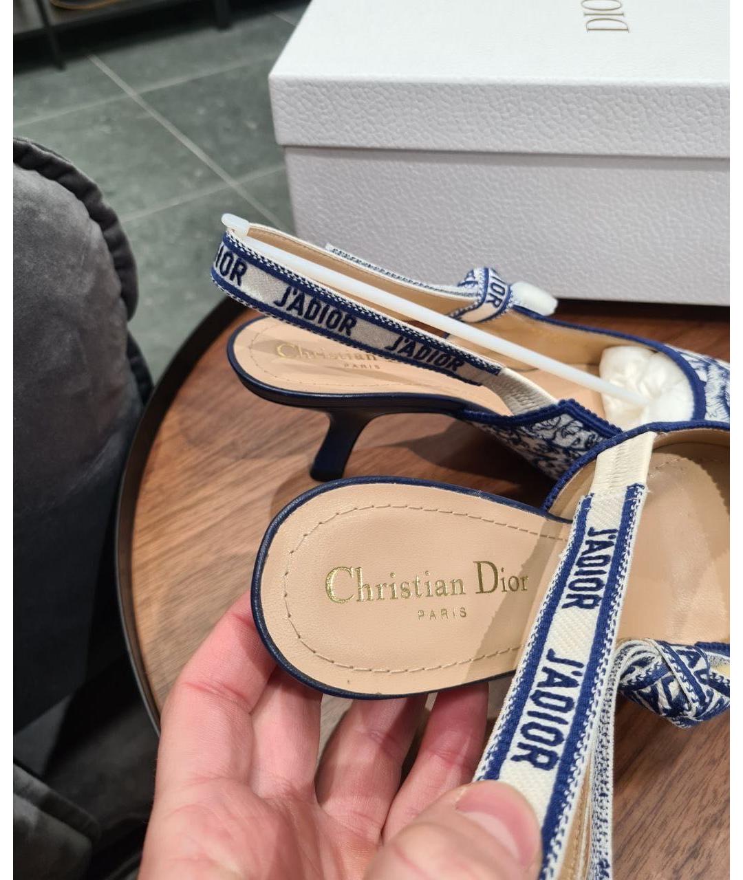 CHRISTIAN DIOR Белые кожаные лодочки на низком каблуке, фото 7