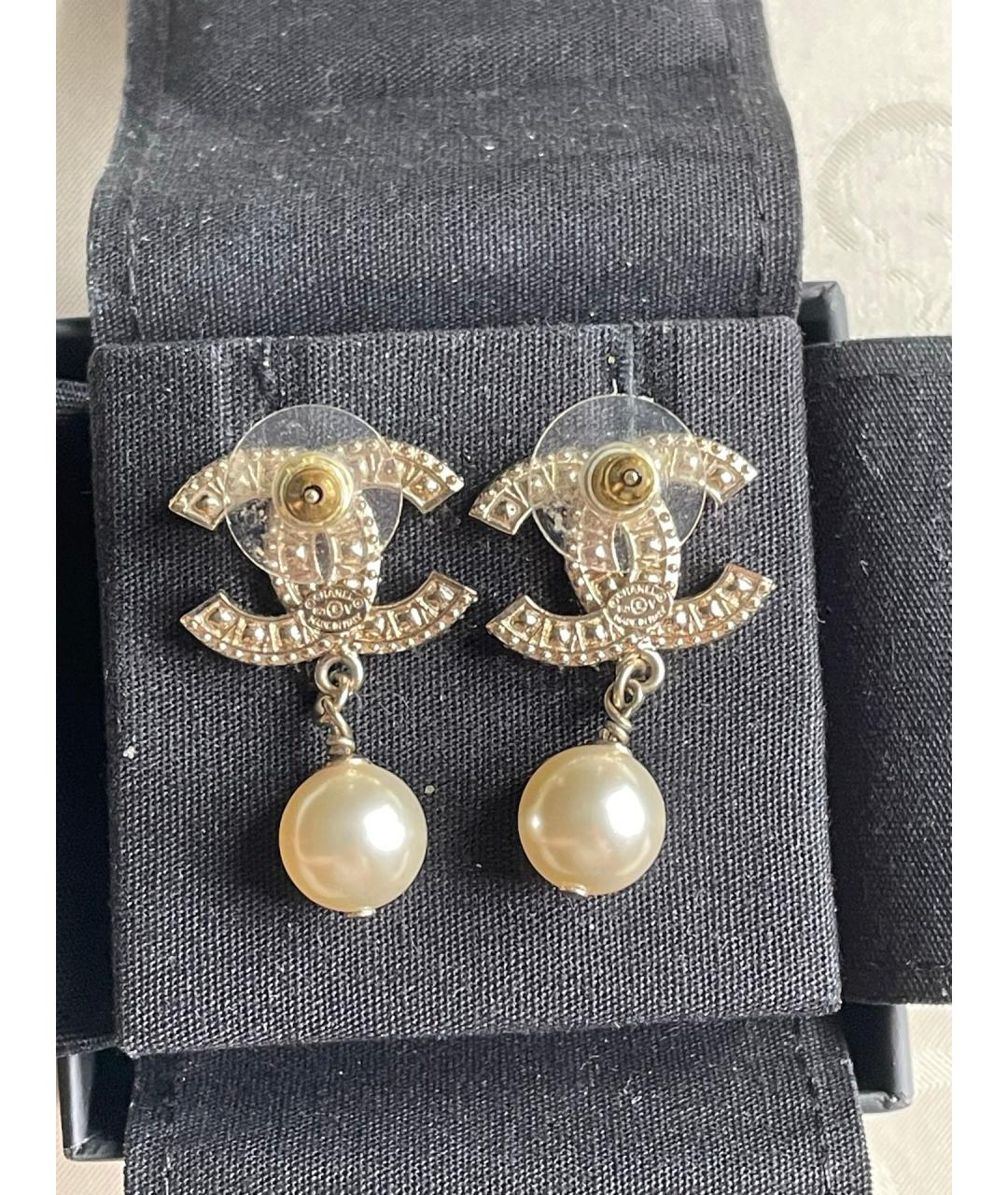 CHANEL Бежевые серьги, фото 3