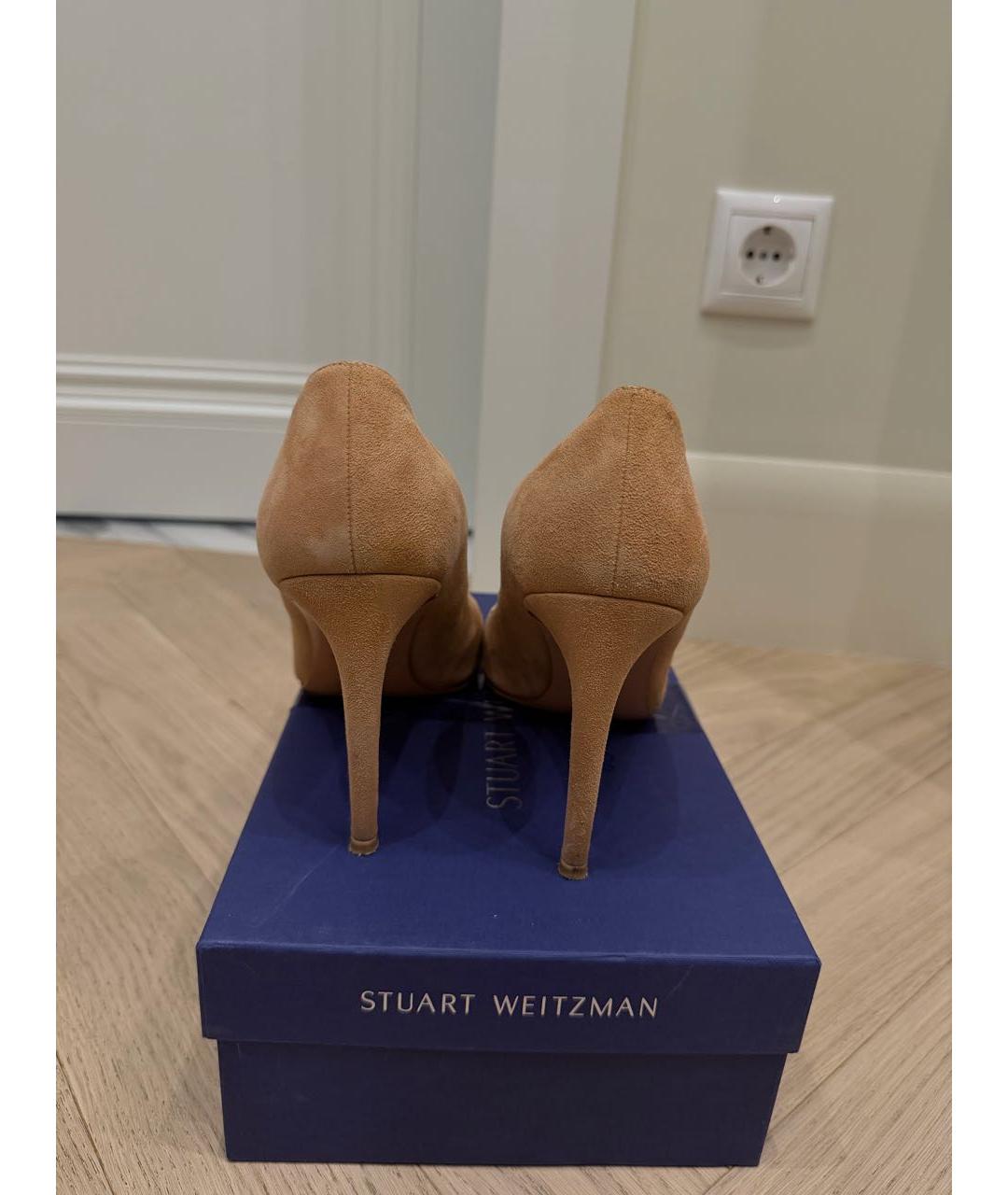 STUART WEITZMAN Бежевые замшевые туфли, фото 3