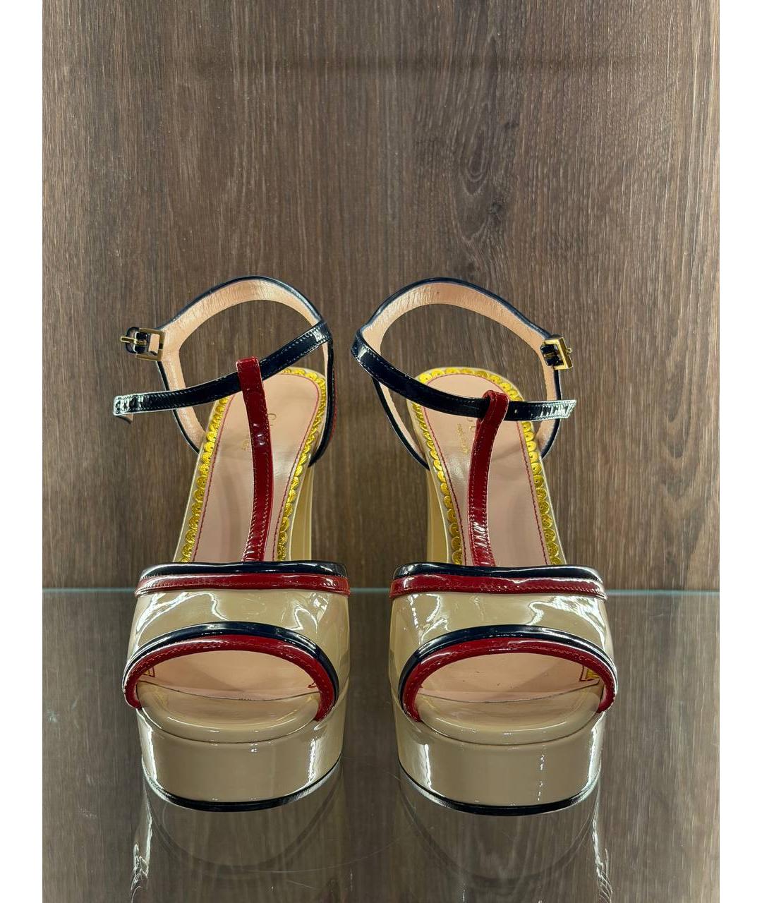 GUCCI Бежевые кожаные босоножки, фото 2