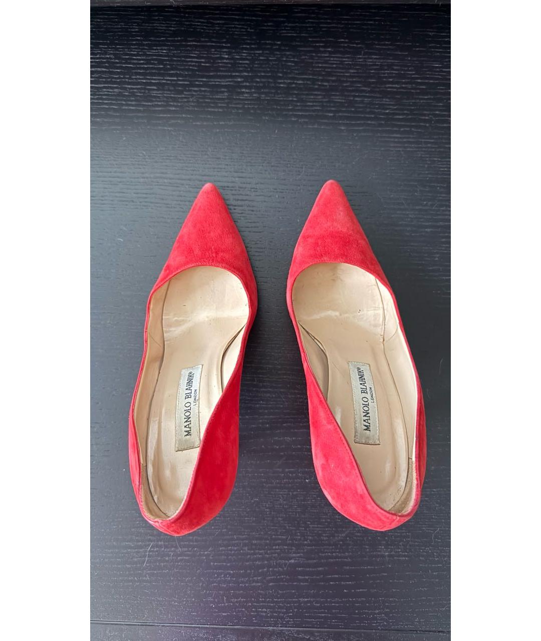 MANOLO BLAHNIK Красные замшевые туфли, фото 3
