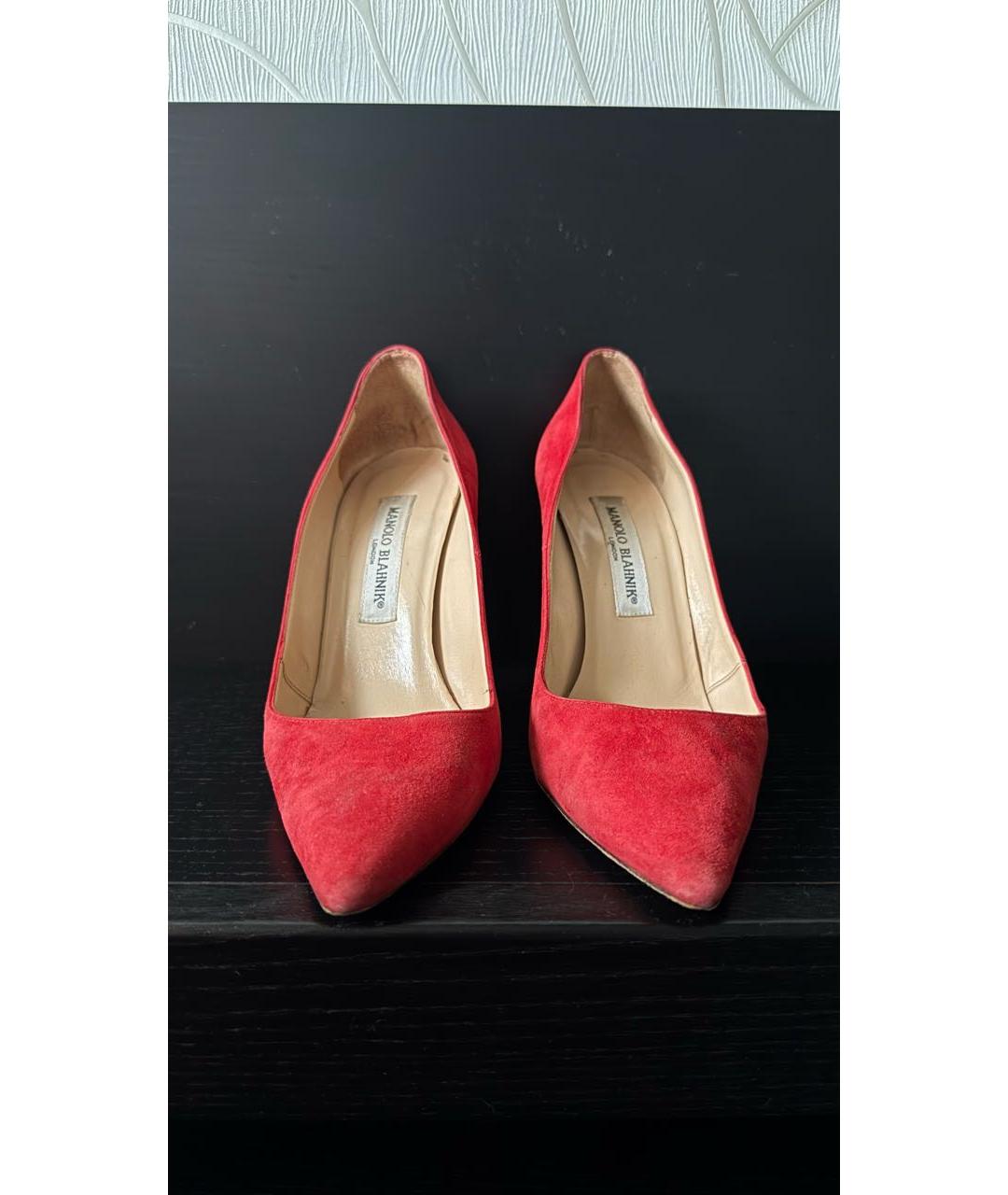 MANOLO BLAHNIK Красные замшевые туфли, фото 2