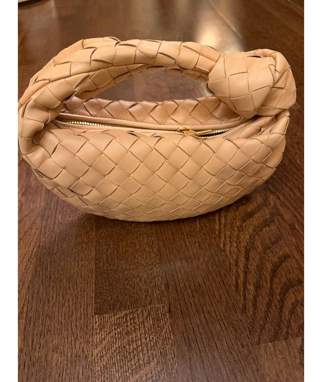 BOTTEGA VENETA Бежевая кожаная сумка с короткими ручками, фото 5