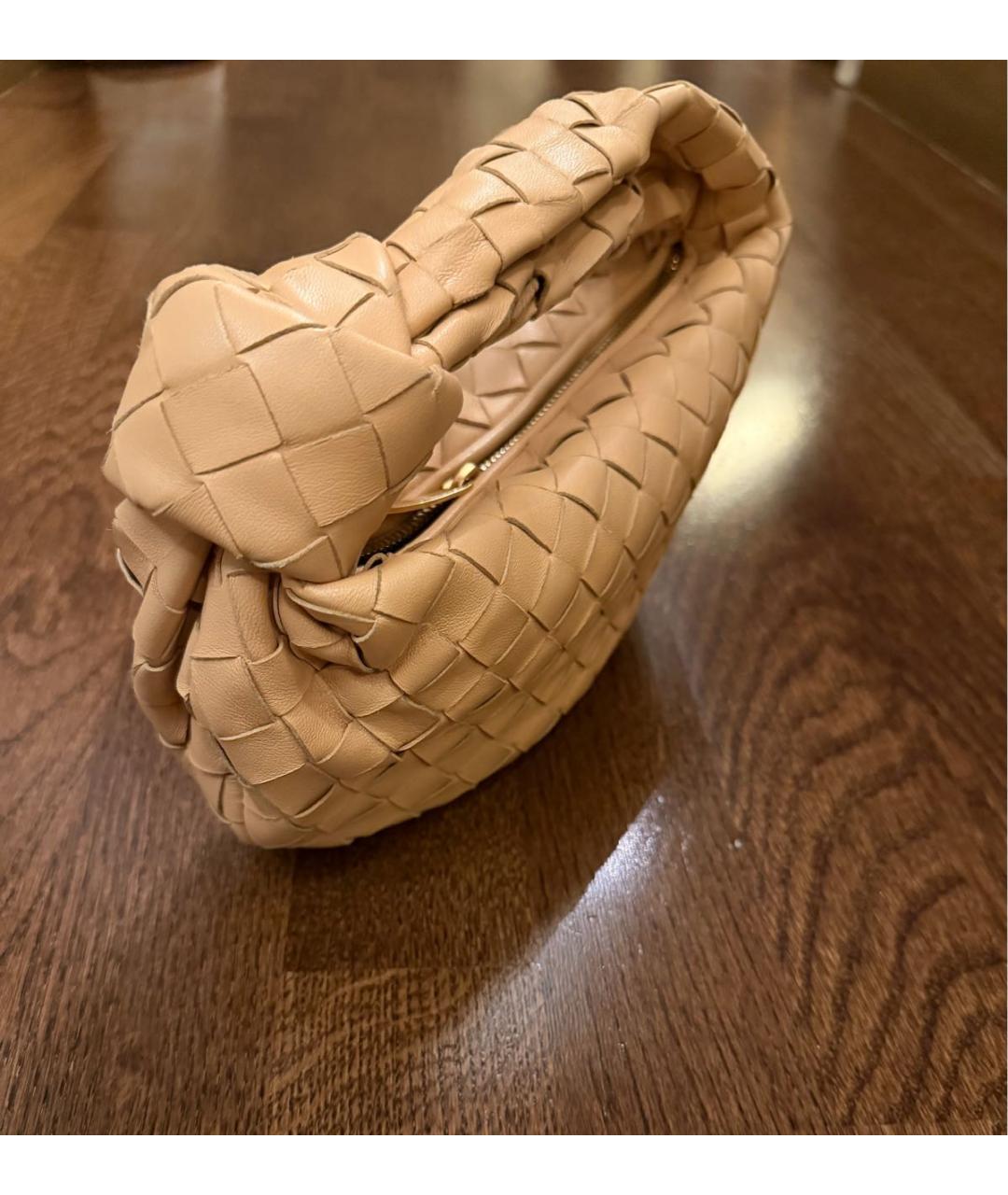 BOTTEGA VENETA Бежевая кожаная сумка с короткими ручками, фото 2