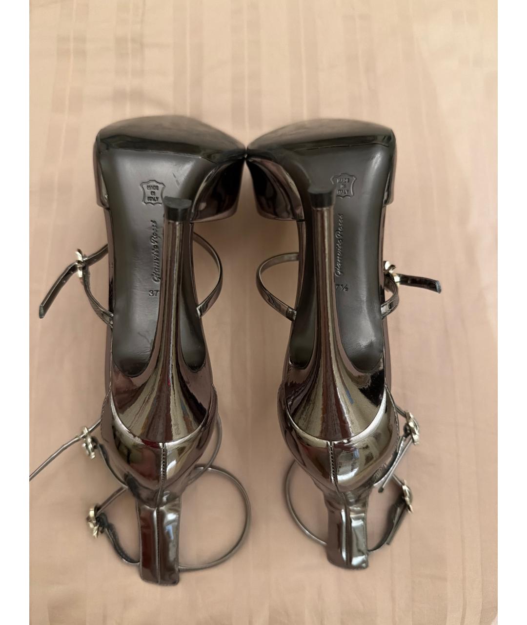 GIANVITO ROSSI Серебряные туфли из лакированной кожи, фото 5