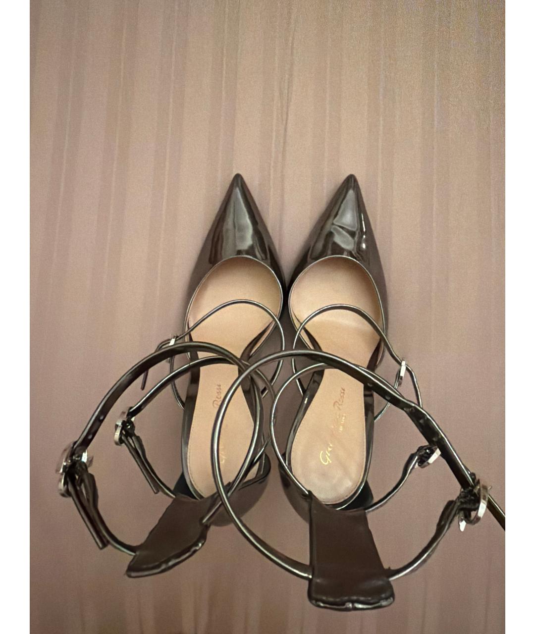 GIANVITO ROSSI Серебряные туфли из лакированной кожи, фото 3
