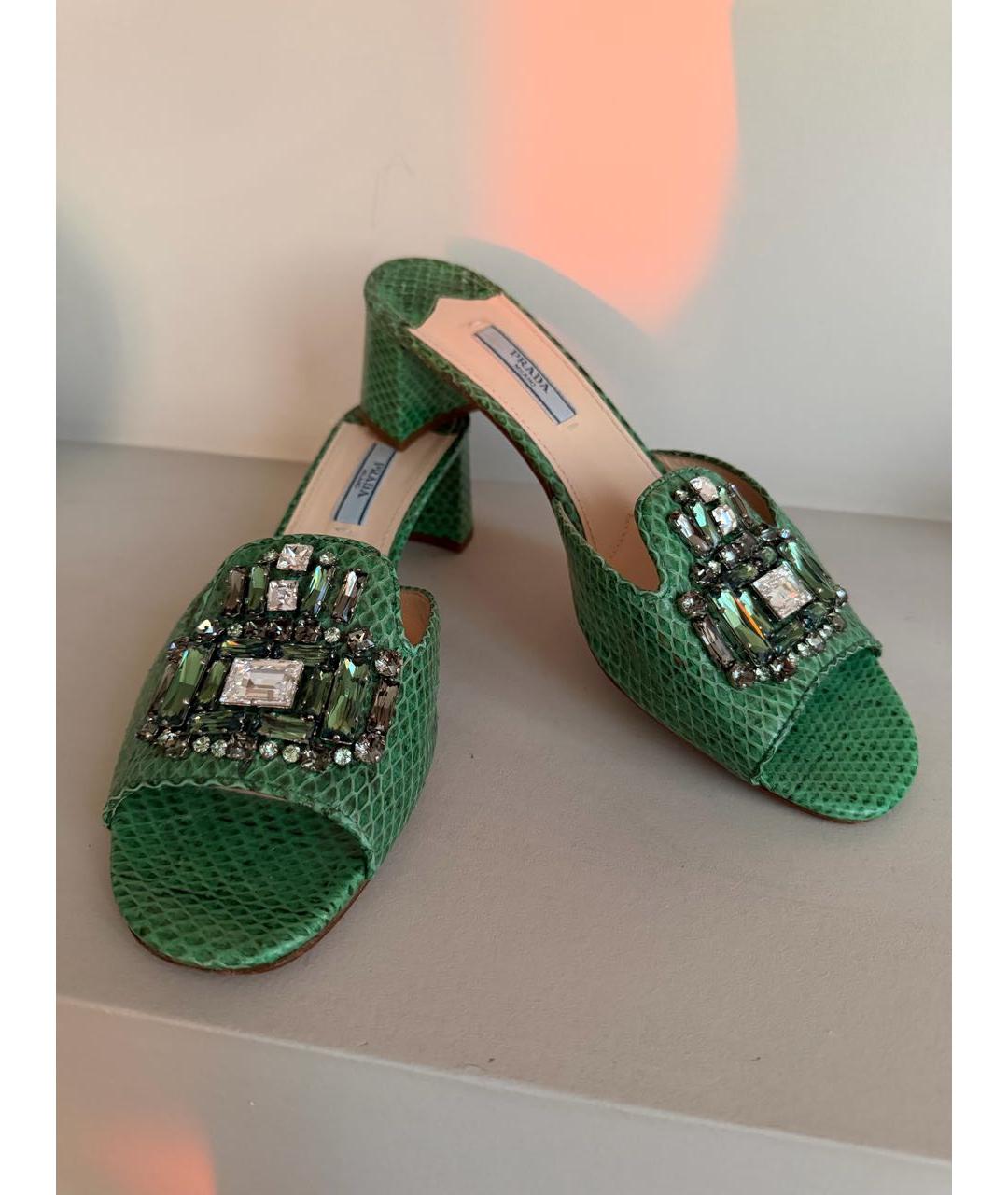 PRADA Зеленые мюли из экзотической кожи, фото 5