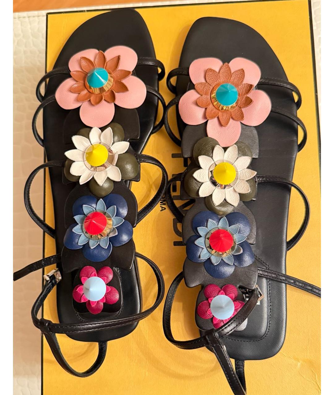 FENDI Черные кожаные босоножки, фото 2