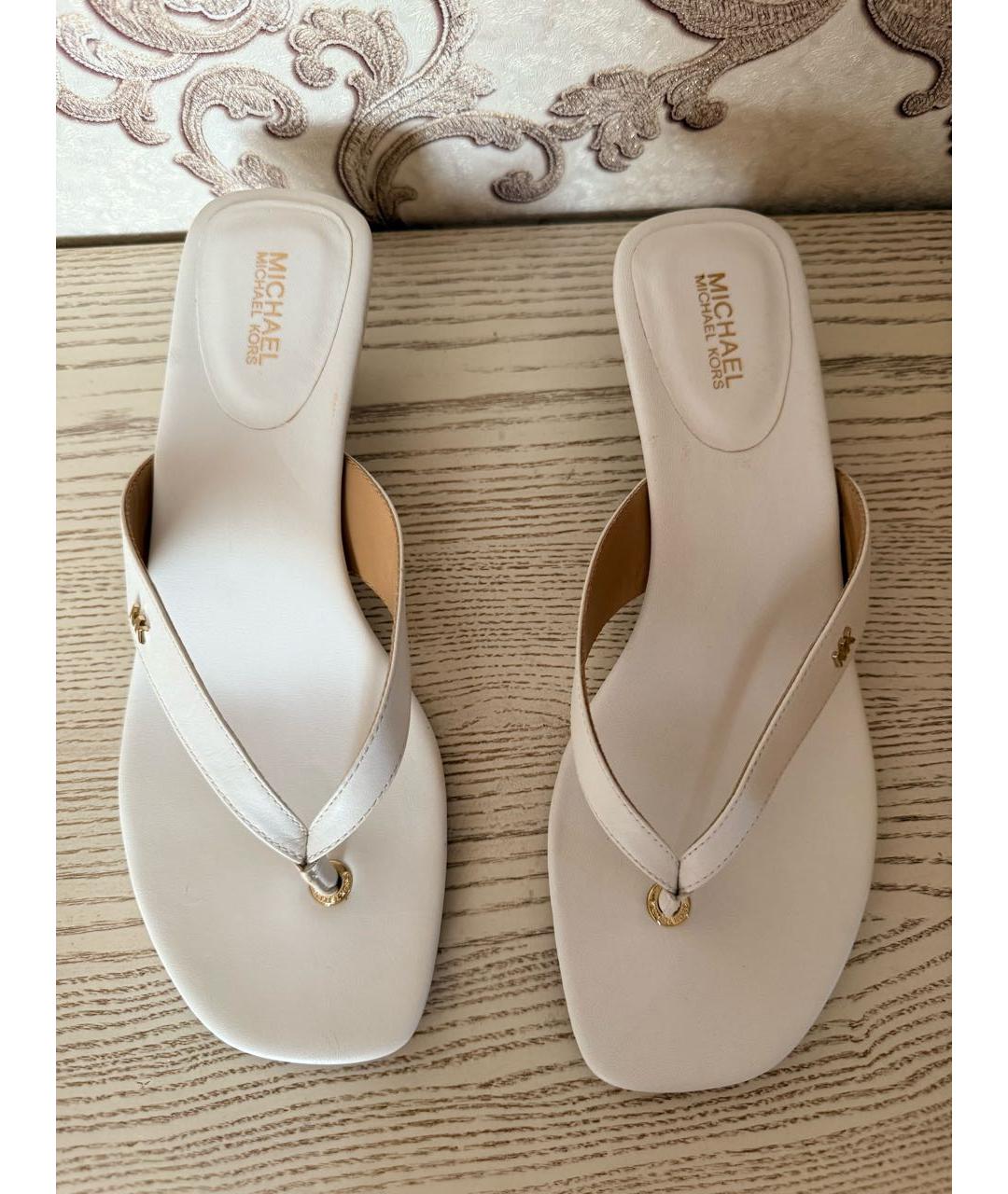 MICHAEL KORS Белые кожаные сабо, фото 2