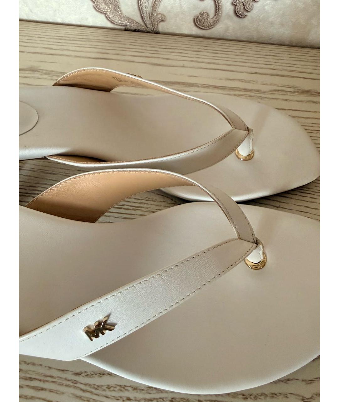 MICHAEL KORS Белые кожаные сабо, фото 3