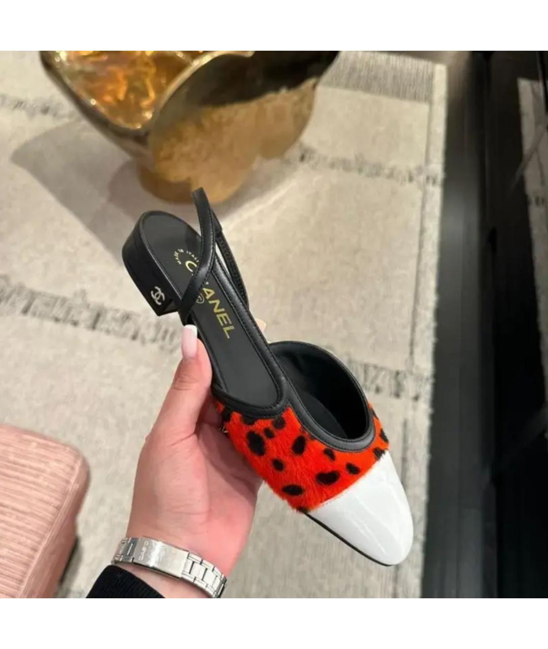 CHANEL Красные текстильные туфли, фото 2