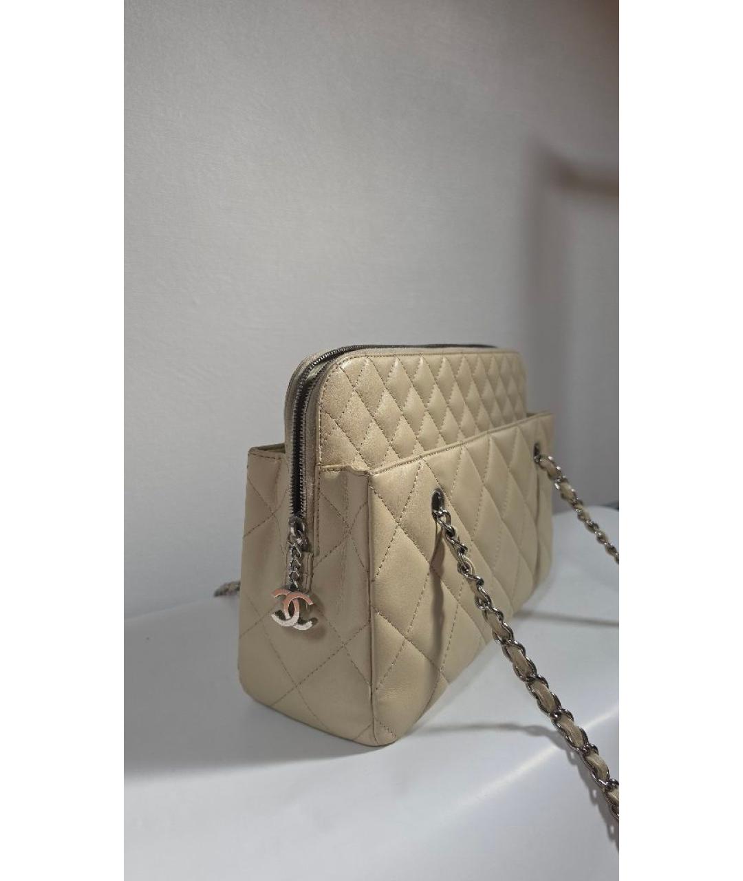 CHANEL Бежевая кожаная сумка через плечо, фото 3