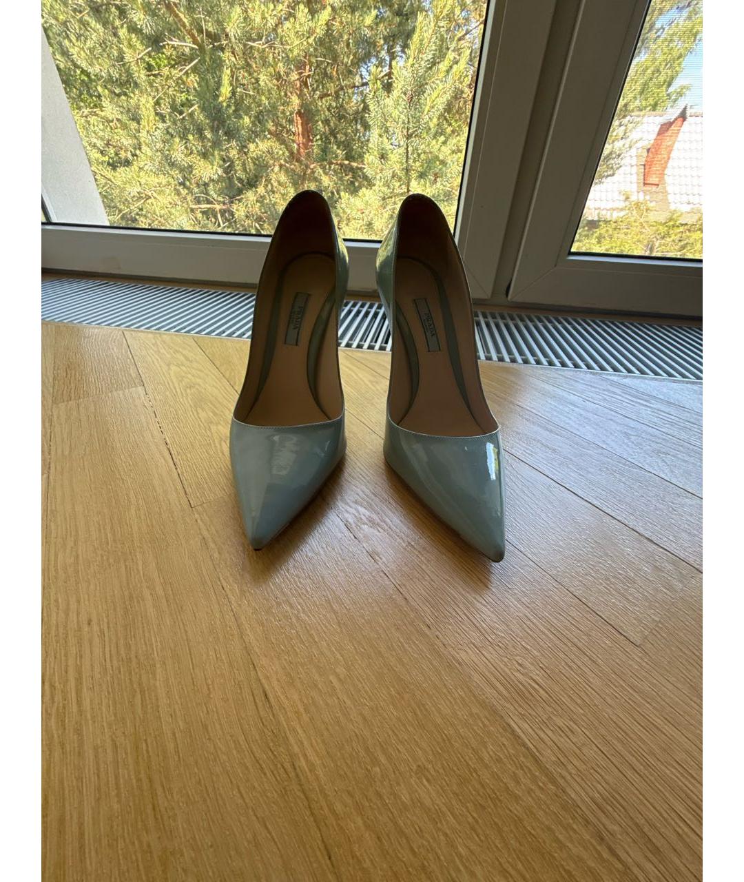 PRADA Голубые туфли из лакированной кожи, фото 2