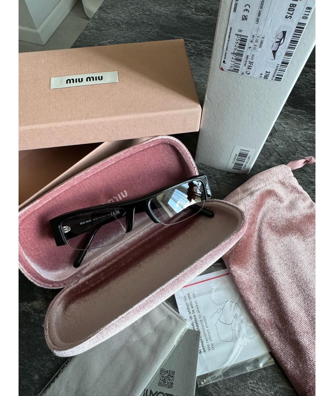 MIU MIU Черные пластиковые солнцезащитные очки, фото 3