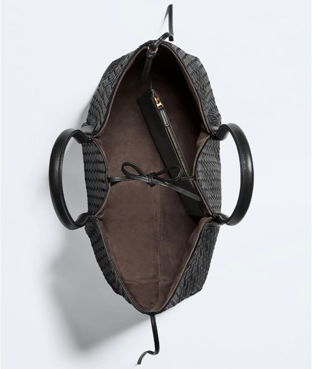 BOTTEGA VENETA Черная кожаная сумка тоут, фото 3