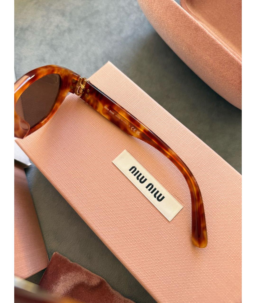 MIU MIU Коричневые пластиковые солнцезащитные очки, фото 6