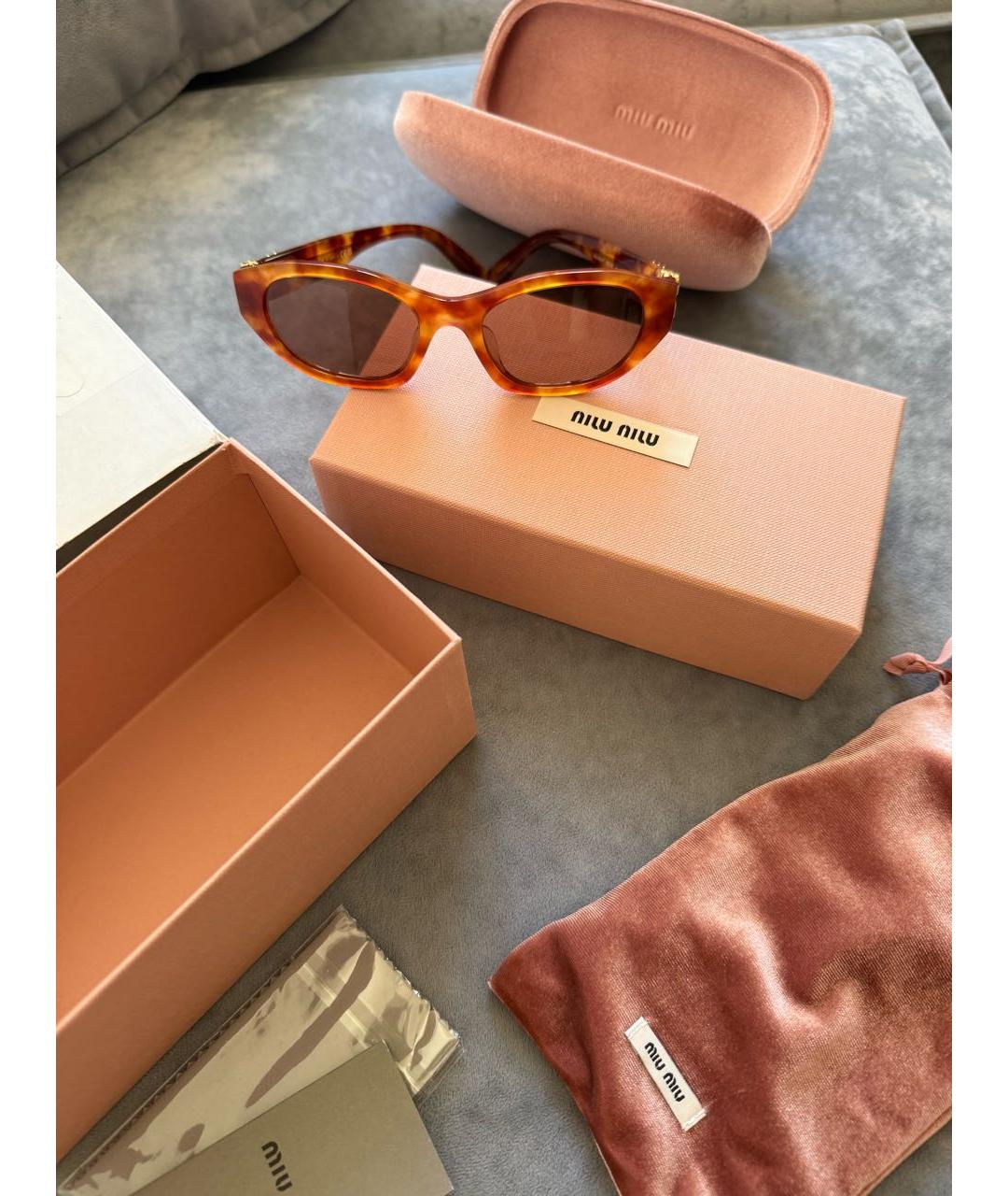 MIU MIU Коричневые пластиковые солнцезащитные очки, фото 7