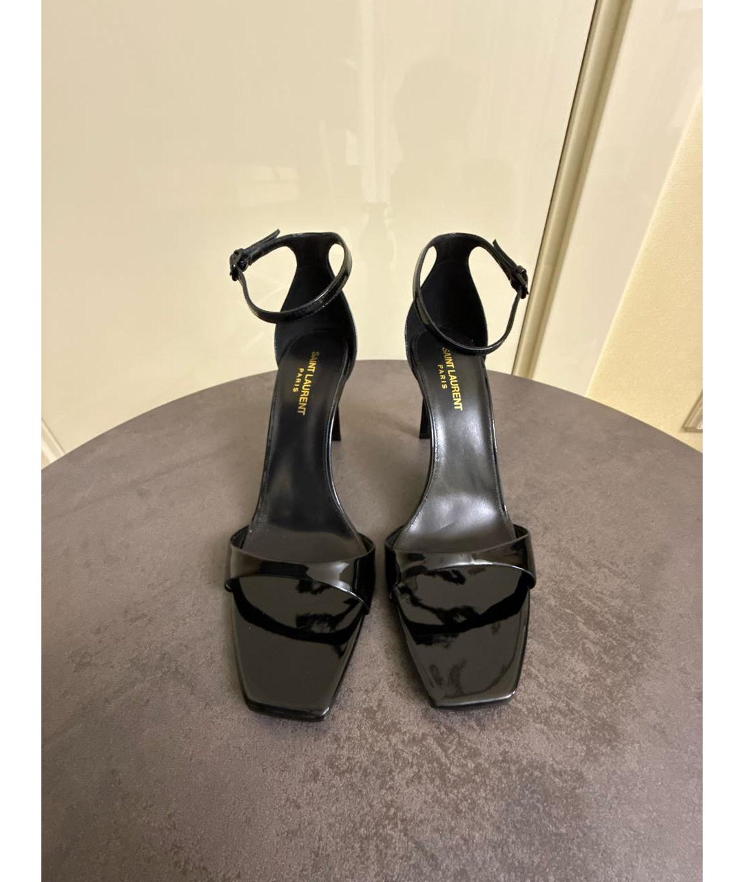 SAINT LAURENT Черные босоножки из лакированной кожи, фото 2