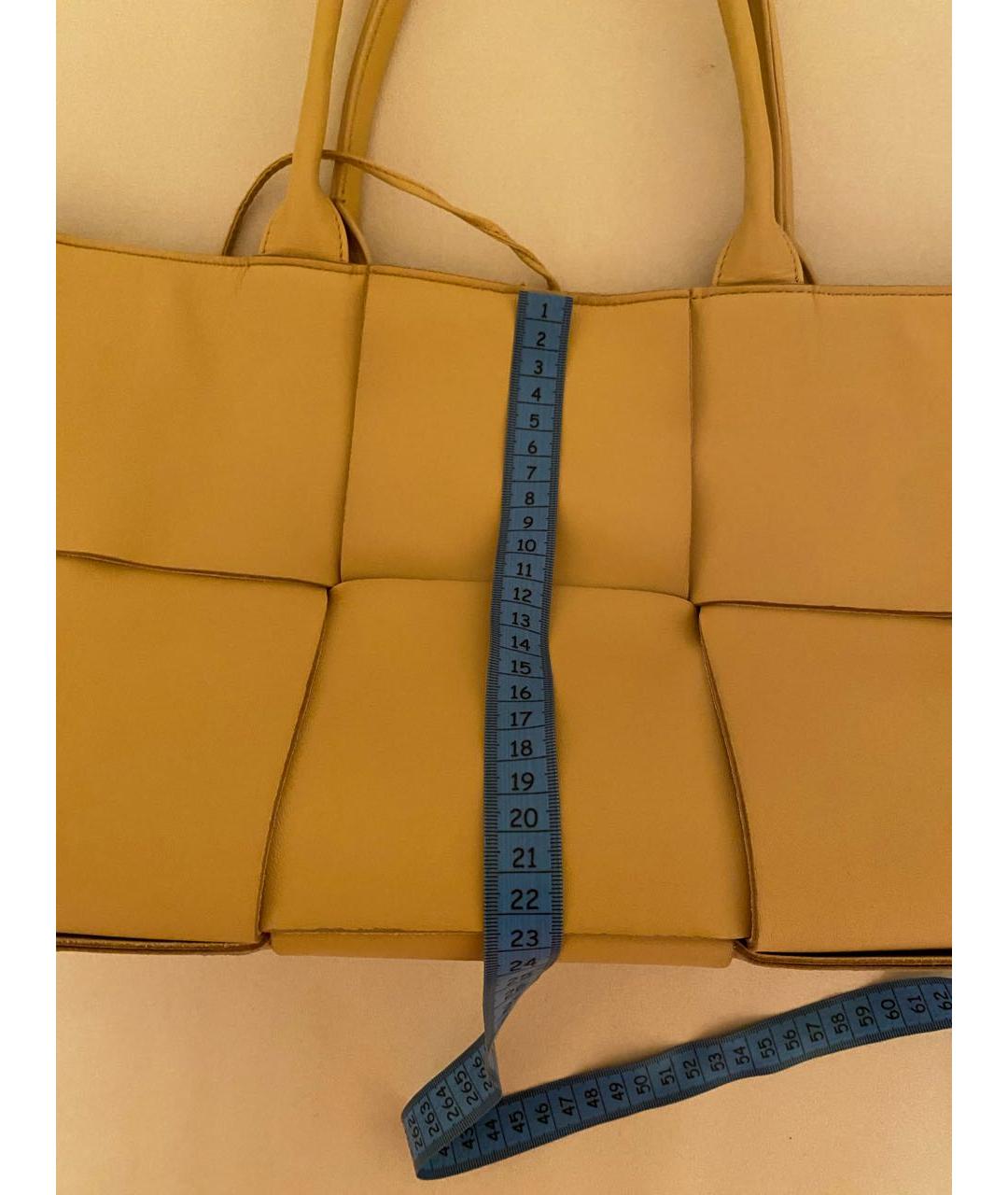 BOTTEGA VENETA Горчичная кожаная сумка с короткими ручками, фото 3