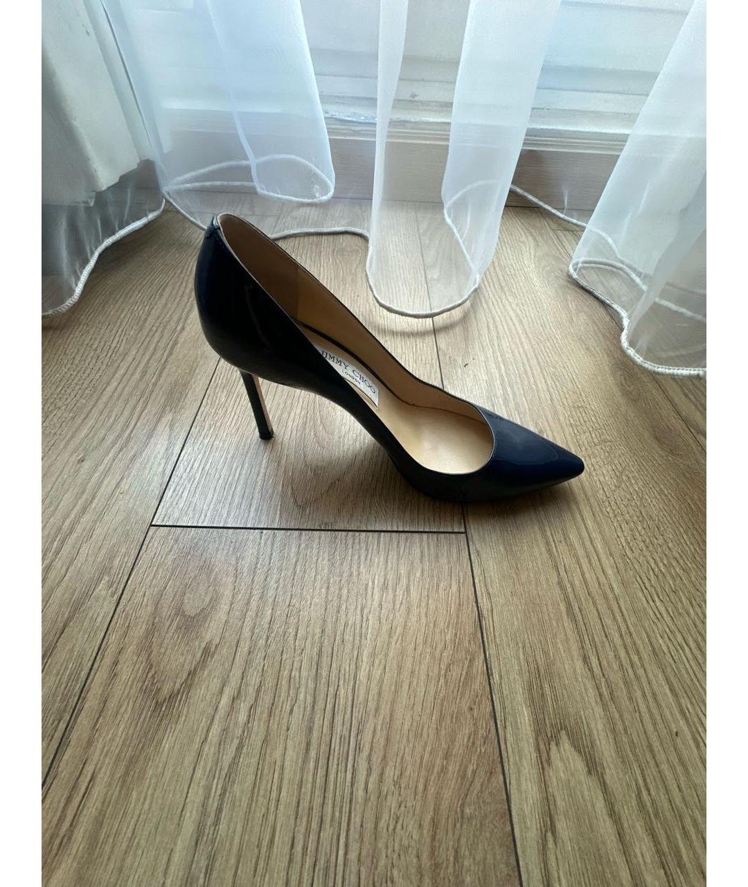 JIMMY CHOO Темно-синие туфли из лакированной кожи, фото 5