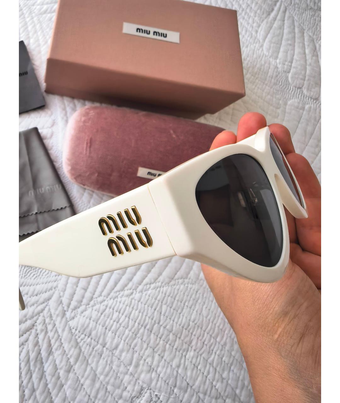 MIU MIU Белые пластиковые солнцезащитные очки, фото 2