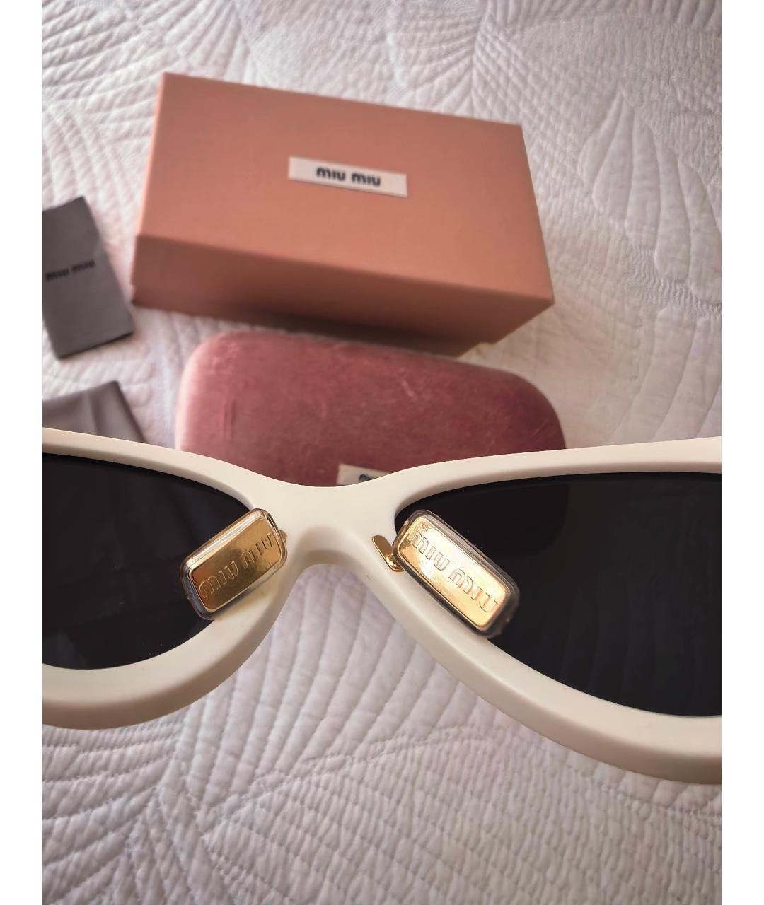 MIU MIU Белые пластиковые солнцезащитные очки, фото 6